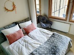 Superb 1BR home with sauna and terrace