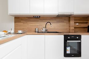 Apartments City Center Ochota by Renters