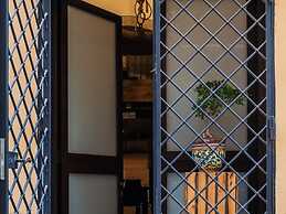 Citycenter Unique Apartment-sleeps 2- Pet Friendly