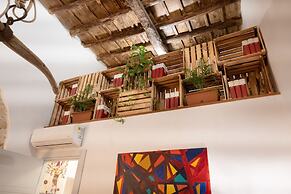 Citycenter Unique Apartment-sleeps 2- Pet Friendly