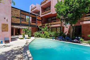 Vibrant Condo in Nature with Pool