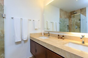 Vibrant Condo in Nature with Pool