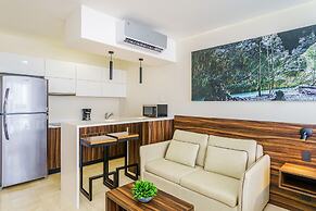 New Chic Studio Space with Jungle Roof Pool & Lounge