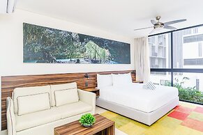 New Chic Studio Space with Jungle Roof Pool & Lounge