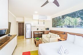 New Chic Studio Space with Jungle Roof Pool & Lounge