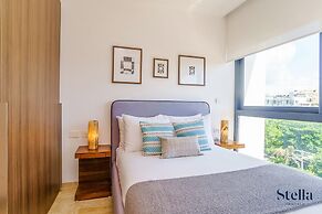 Grand Oceanview Condo with Rooftop Pools