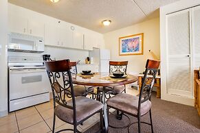 Waikiki Banyan-Amazing Walk to the Beach