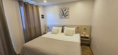 Rooi Santo Residence