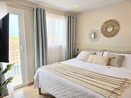 Rooi Santo Residence