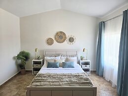 Rooi Santo Residence