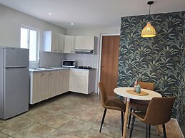 Rooi Santo Residence