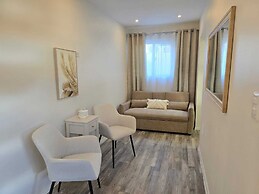 Rooi Santo Residence