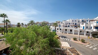 Lovely 2-bed Apartment in Marina de la Duquesa