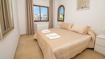Lovely 2-bed Apartment in Marina de la Duquesa