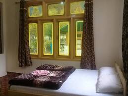 Benazir Hotel Kalash