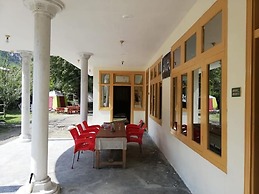 Benazir Hotel Kalash