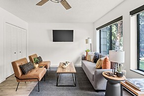 HOLT - Billionaire Mountain