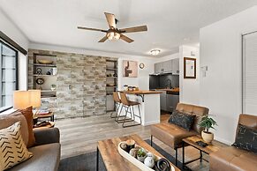 HOLT - Billionaire Mountain