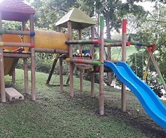 Casa Vacacional Con Piscina en La Mesa