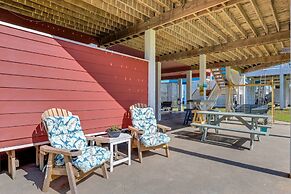 Coastal Cajun Getaway On The Beach! 3 Bedroom Home by Redawning