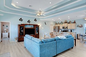 Coastal Cajun Getaway On The Beach! 3 Bedroom Home by Redawning