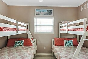 Coastal Cajun Getaway On The Beach! 3 Bedroom Home by Redawning