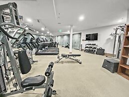 Kings Crown C-101 2 Bedroom Condo by RedAwning