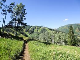 Kings Crown C-101 2 Bedroom Condo by RedAwning