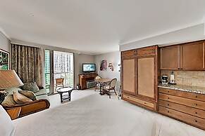 Luana Waikiki 520 Condo by RedAwning