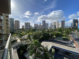 Luana Waikiki 520 Condo by RedAwning