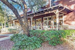 Pool View Condo with Access to Walking or Biking Pathway Throughout Am