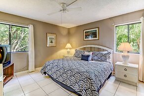 Pool View Condo with Access to Walking or Biking Pathway Throughout Am