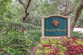 Pool View Condo with Access to Walking or Biking Pathway Throughout Am