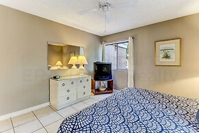 Pool View Condo with Access to Walking or Biking Pathway Throughout Am