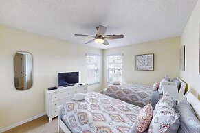 William's Lake Berkley Resort Vacation Home 5 Bedroom Home by Redawnin