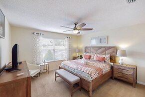 William's Lake Berkley Resort Vacation Home 5 Bedroom Home by Redawnin