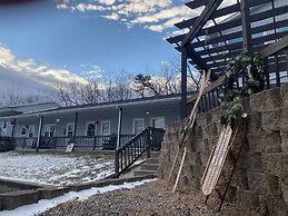 Little Bluff Inn