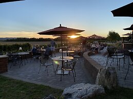Little Bluff Inn