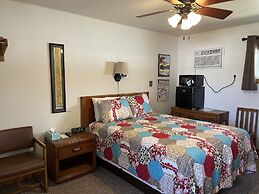 Little Bluff Inn