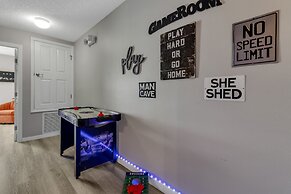 Just 10 Mins From Disney and Walking Distance to Outlets & Restaurants