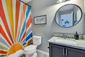 Just 10 Mins From Disney and Walking Distance to Outlets & Restaurants