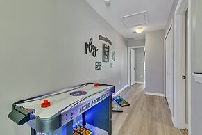 Just 10 Mins From Disney and Walking Distance to Outlets & Restaurants