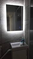 Private Hot Tub, Sauna, Ice Bath Gym Apartment
