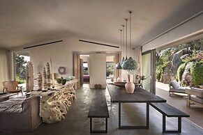 Villa in Porto Rafael, Design, Infinity Pool, Panoramic Sea View, Priv