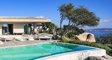 Villa in Porto Rafael, Design, Infinity Pool, Panoramic Sea View, Priv
