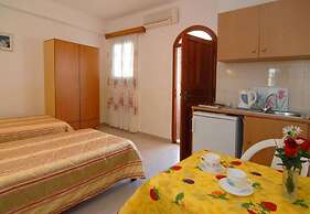 Beach Lovers Courtyard View Studio For Two