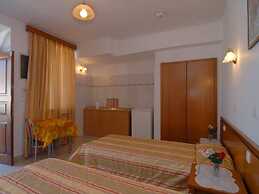 Beach Lovers Courtyard View Studio For Two