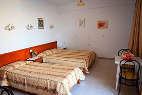 Triple Sea View Family Room Close To The Beach