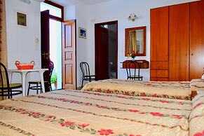 Triple Sea View Family Room Close To The Beach