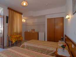 Seaview Studio For Two Just Minutes From The Beach